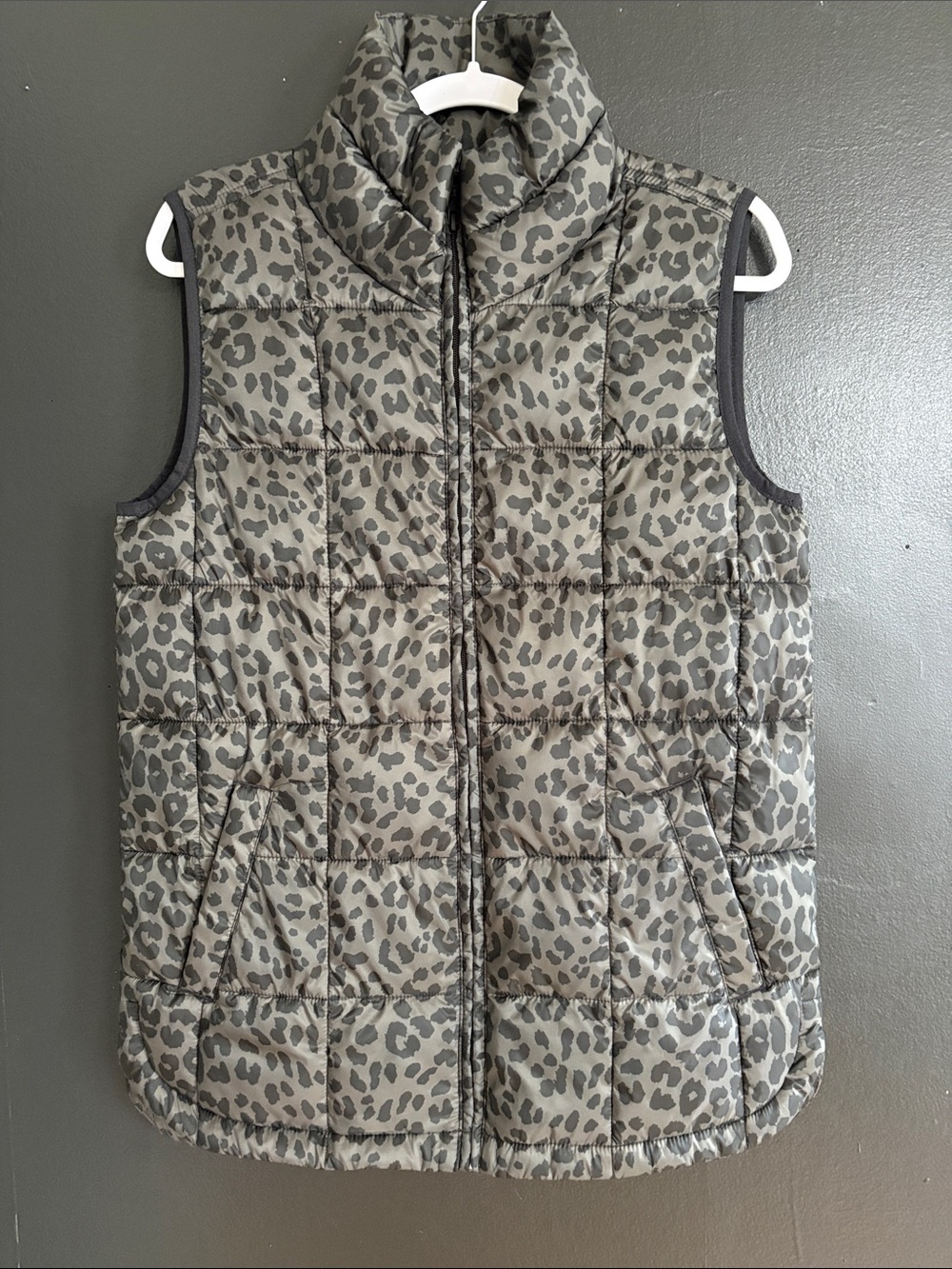 GAP Leopard Print Quilted Puffer Vest - Size XS